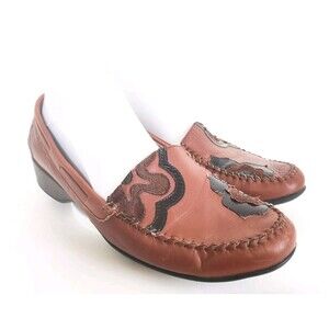 Hush Puppies Loafers Size 8.5 Tan Brown Embroidered Floral Leather Comfort Retro